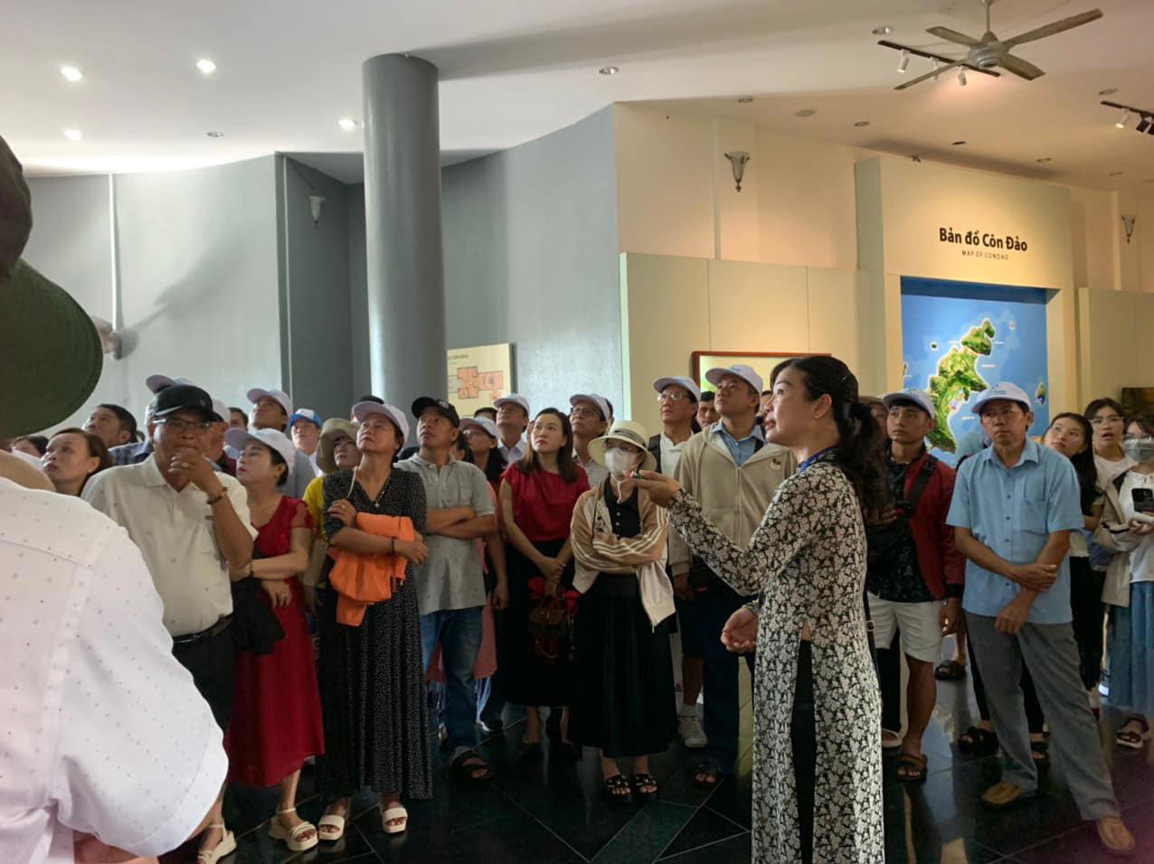 TOUR HUYỀN THOẠI CÔN ĐẢO