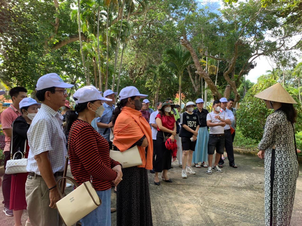 TOUR HUYỀN THOẠI CÔN ĐẢO