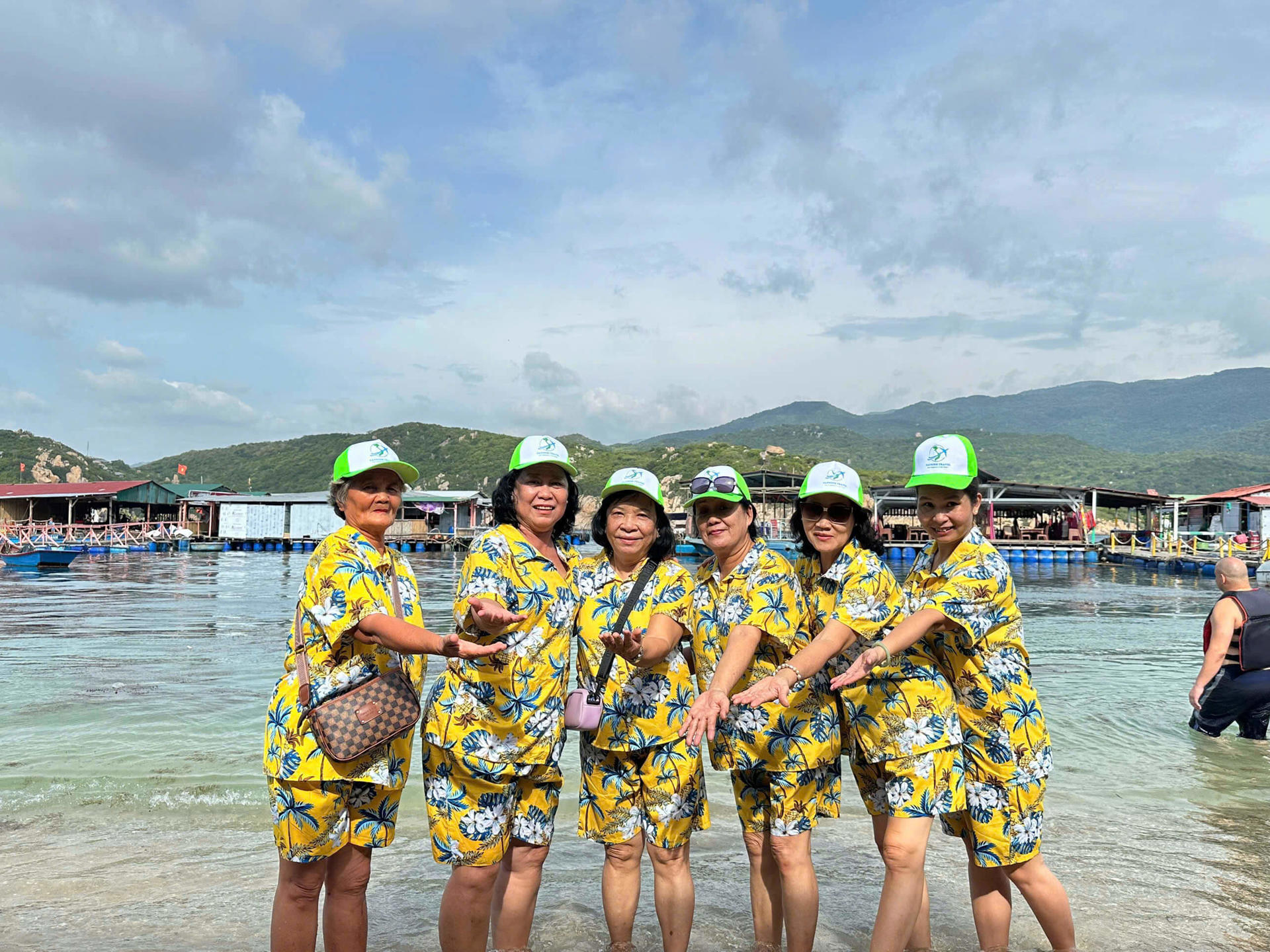 TOUR VỊNH VĨNH HY - ĐẢO BÌNH HƯNG (2N2Đ)